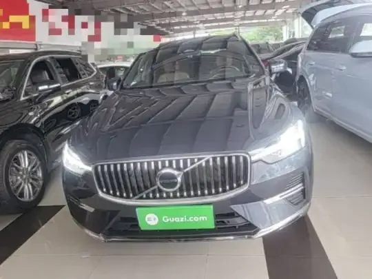 Volvo XC60 2022 (16400 км)