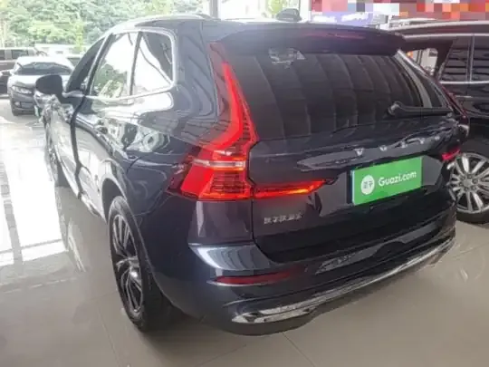 Volvo XC60 2022 (16400 км)