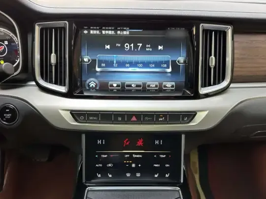 Hongqi HS7 2022 (7800 км)