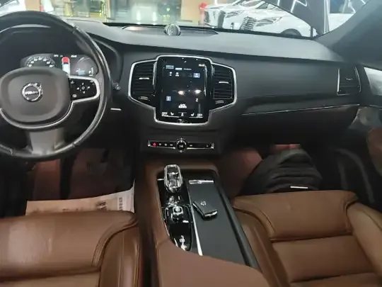 Volvo XC90 New Energy 2022 (80200 км)