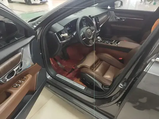Volvo S90 New Energy 2023 (80400 км)