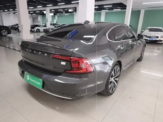 Volvo S90 New Energy 2023 (80400 км)