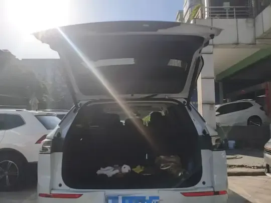 Volkswagen Tavendor 2023 (32800 км)
