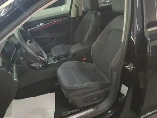 Volkswagen Passat 2023 (24600 км)