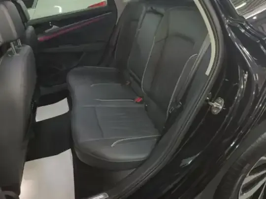 Volkswagen Passat 2023 (24600 км)