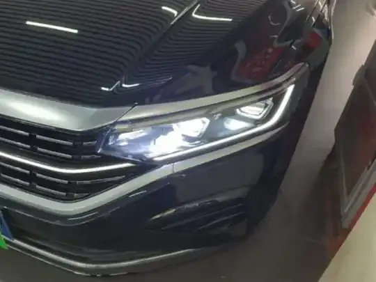 Volkswagen Passat 2023 (24600 км)