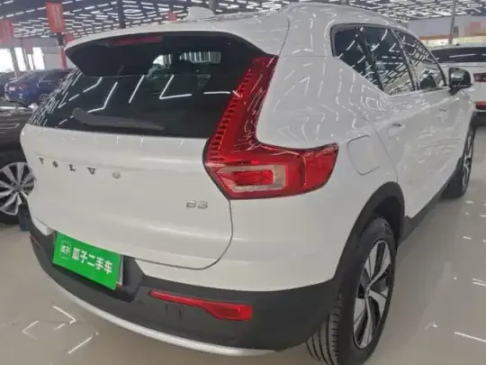 Volvo XC40 2024 (25300 км)
