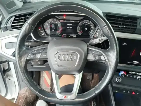 Audi Q3 Sportback 2024 (49600 км)