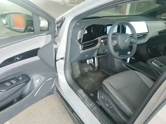 Hongqi EH7 2025 (1200 км)