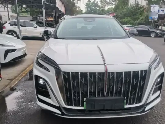 Hongqi HS3 PHEV 2025 (2200 км)